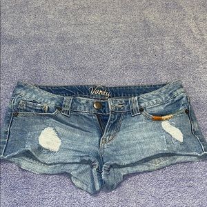 Jean shorts distressed